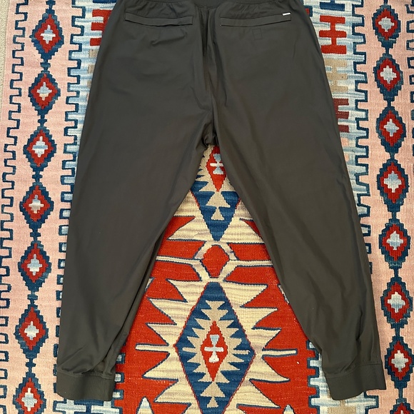 Vuori Men’s Meta Jogger - Dark Oregano - Size L - Picture 2 of 6
